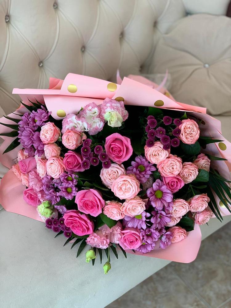 Букет цветов из: Хризантемы, Розы и Лизиантусы в Седкыркещ