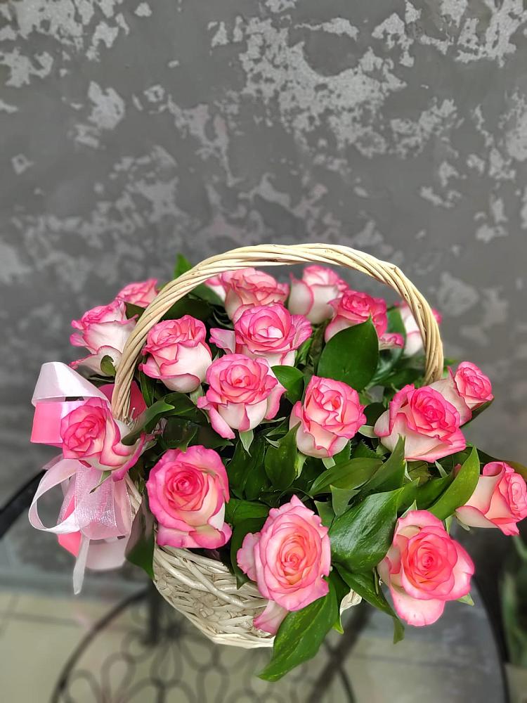 Цветочная композиция из Розы в корзине в Седкыркещ