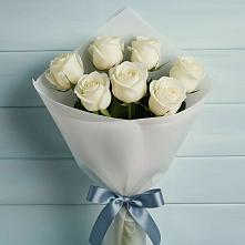 Букет 7 Белых роз Эдлесс Лав в Седкыркещ