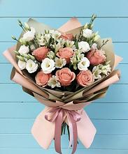 Букет цветов из:  Розы, Альстромерии и Лизиантусы в Седкыркещ