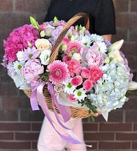 Композиция солнечный день в Седкыркещ Цветочная композиция из Розы, Хризантемы, Пионы и Лизиантусы в корзине в Седкыркещ