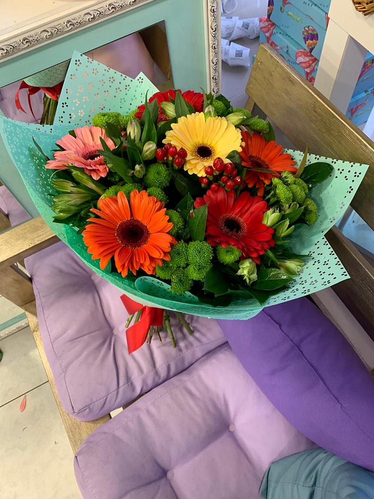 Букет цветов из: Герберы, Хризантемы и Альстромерии в Седкыркещ