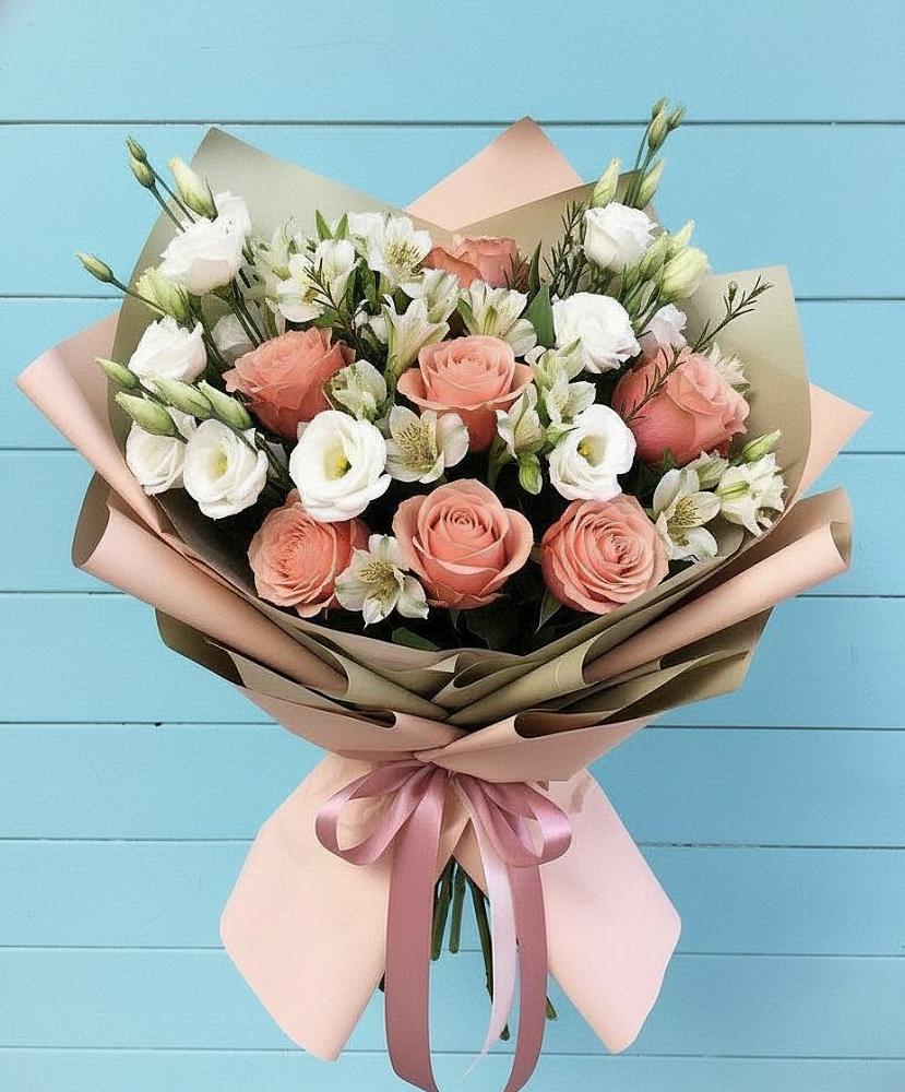 Букет цветов из: Розы, Альстромерии и Лизиантусы в Седкыркещ