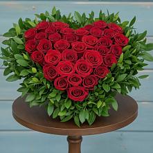 Цветочная композиция из Розы в виде сердца в Седкыркещ