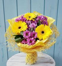 Букет цветов из:  Хризантемы и Герберы в Седкыркещ