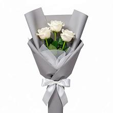 Букет 3 белые розы в Седкыркещ