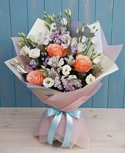 Букет цветов из:  Лизиантусы, Розы, Альстромерии и Гипсофила в Седкыркещ