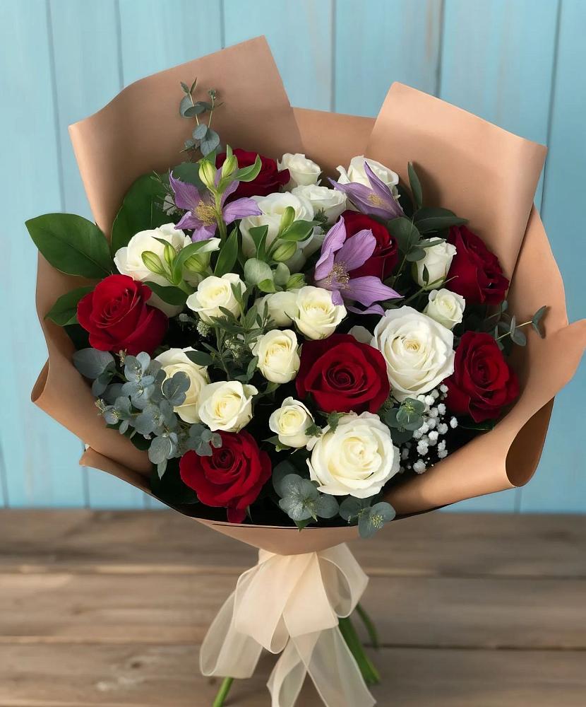 Букет цветов из: Розы и Альстромерии в Седкыркещ