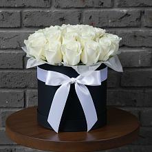 Цветочная композиция из Розы в шляпной коробке в Седкыркещ